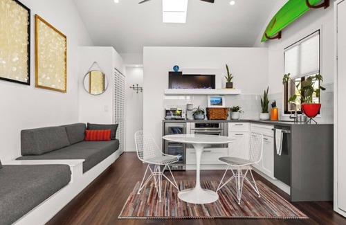 East Mesa Apartment | Coastal Escape by Shoreline Park