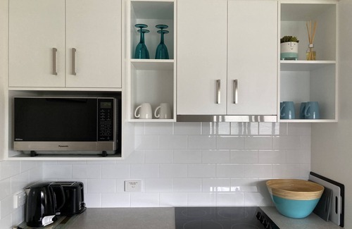 Tuross Head House | COASTAL ESCAPE @ TUROSS . modern, fresh, stylish cottage, close to lakes.