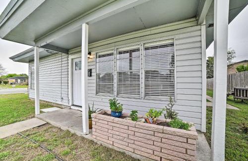 Bay Area House | Coastal Escape with Yard, Walk 1 Mile to Texas A and M