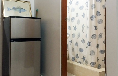 Jarealito Apartment | Coastal Express Inn & Suites #1 at 681 Ocean Drive