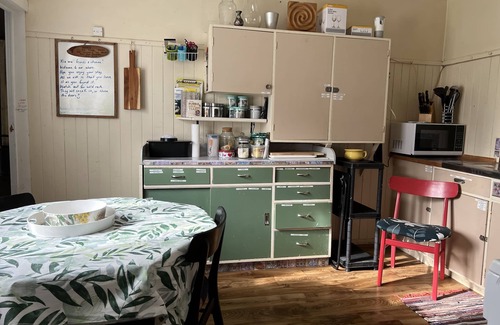 Tirohanga Cottage | Coastal Family Cottage