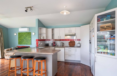 Waitarere Beach House | Coastal Family Escape - Waitarere Beach Retreat