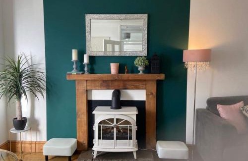 Bridgend House | Coastal Family Stay 3-bed Parking Wi-fi