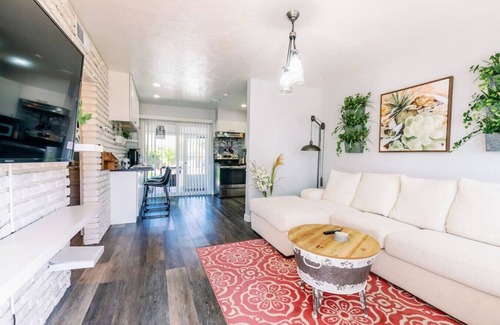 Central Naples House | Coastal Farmhouse w/mini Golf, Private Beach &Spa
