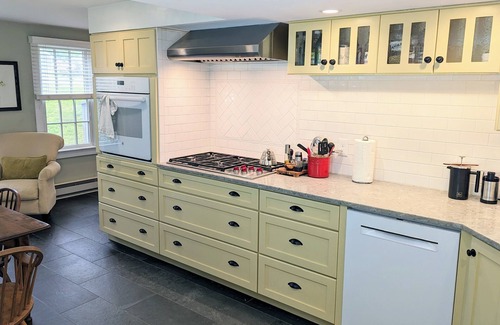 Tiverton House | Coastal Garden Retreat