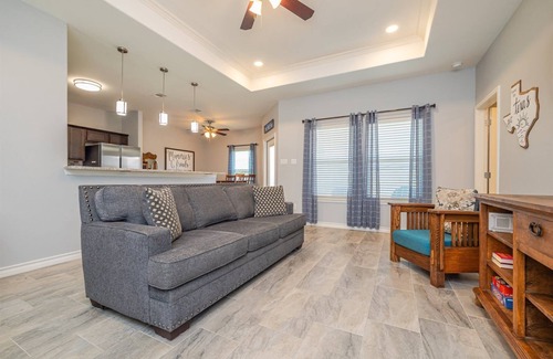 San Patricio County House | Coastal gem with spacious backyard and garage