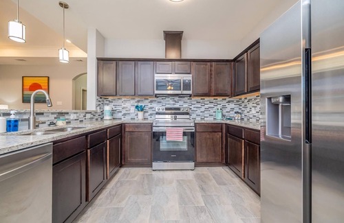 San Patricio County House | Coastal gem with spacious backyard and garage