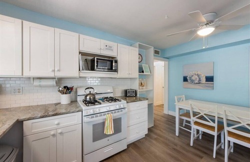 Bradenton Beach Apartment | Coastal Getaway Retreat –Steps to the Beach! 2BR/1BA. Sleeps 4. In 4-Plex. Pool