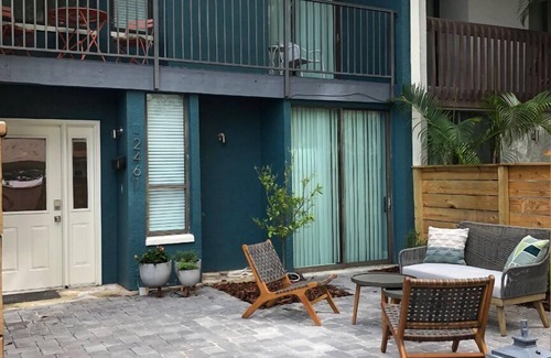 Bayshore Gardens House | Coastal Getway in Tampa