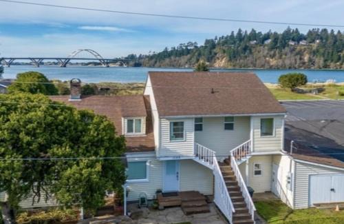 Waldport House | Coastal Happiness