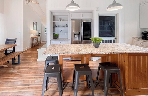 North Litchfield Beach House | Coastal haven for groups, walk to beach, large deck, beach gear, kid friendly