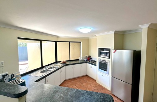 Geographe House | Coastal Haven on Ostia - Geographe