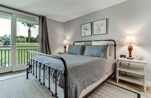 Fernandina Beach Apartment | Coastal Haven Shipwatch Villas 1303, oceanfront