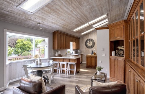 Fort Bragg House | Coastal Hideaway - A luxurious vacation rental just minutes away from the beach!