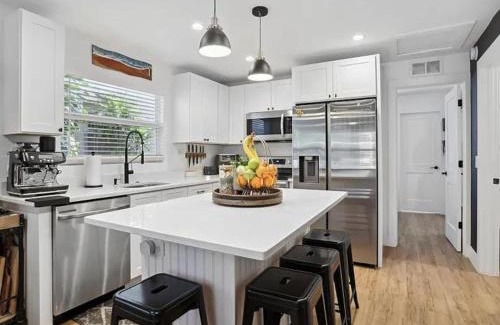 Lake Worth House | Coastal Hideaway