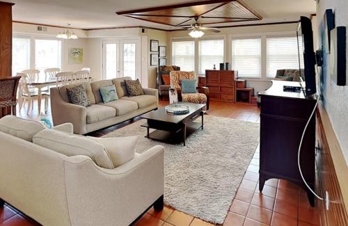 Leeward Sands House | Coastal Hideaway