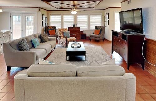 Leeward Sands House | Coastal Hideaway