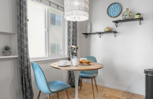 Village of La Jolla House | Coastal Hideaway