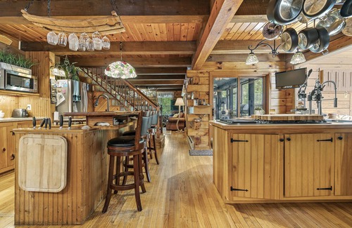South Berwick House | Coastal Home- Heated Saltwater Pool, Hot Tub, Outdoor Kitchen!