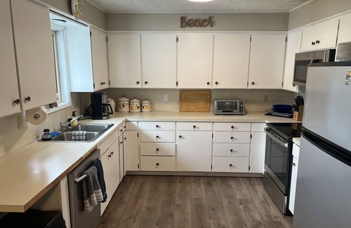 Long Beach House | Coastal Home on Edge of Town with Fire-pit & Private Beach Path. Dog Friendly!