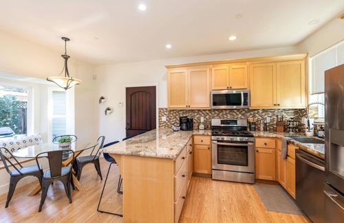 Moss Beach House | Coastal Home to explore Beaches, Restaurants, Coastline, Hiking, Activities