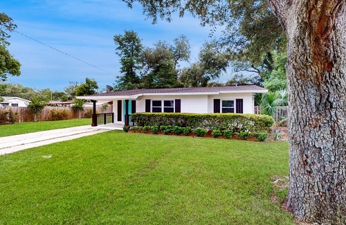 Panama City House | Coastal home w/private yard, patio, 2 blks to beach, W/D, AC, & WiFi