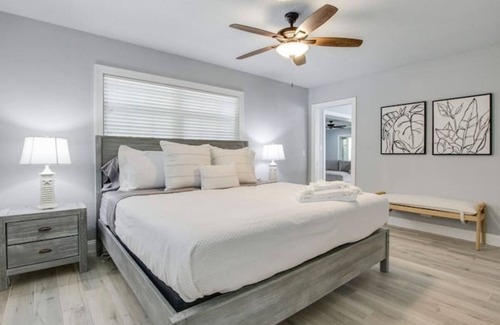North Palm Beach House | Coastal home with 2 master suites, private pool, and close to the beach