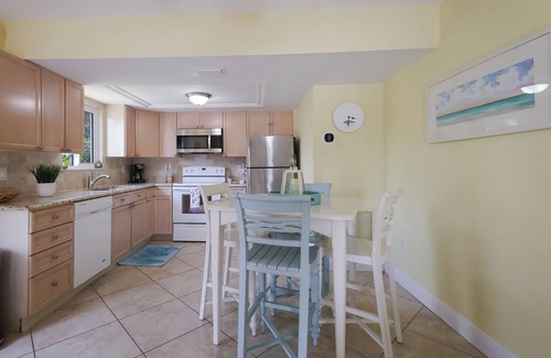 Holmes Beach Cottage | Coastal Home with Heated Pool, Close to Beach!
