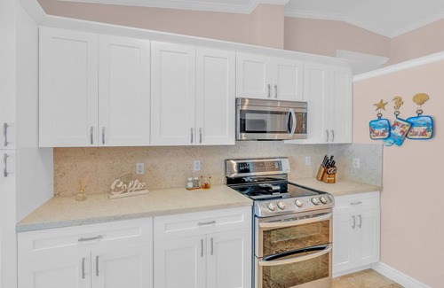 Anglers Park House | Coastal house in the Florida Keys with pool in a private area.