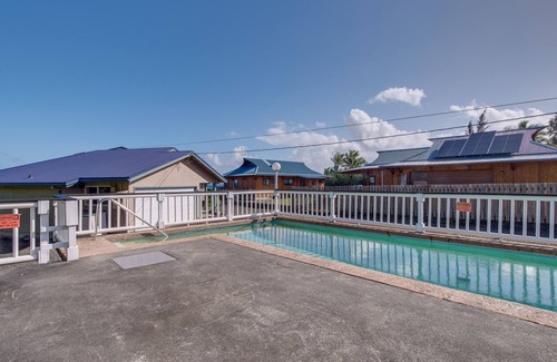 Keaau House | Coastal Keaau Home: Ocean & Sunrise Views, Pool