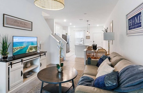 Baymeadows House | Coastal Living - Games/Pool/Volleyball