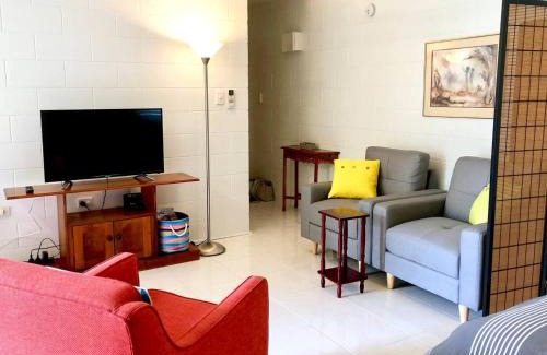 Edge Hill Apartment | Coastal Living near Shops and Botanical Gardens