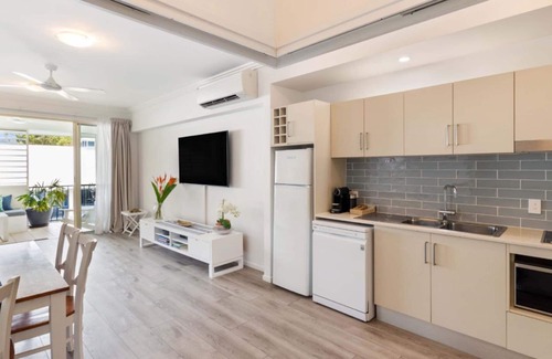 Port Douglas Apartment | Coastal Luxe Apartment with Lagoon Views & Beach Access 88 Silk, Port Douglas