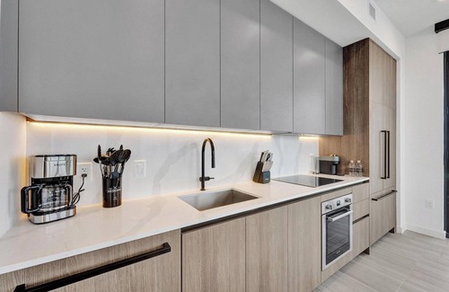 North Beach Condo | Coastal Luxe | Elegant 2BR/2BA Getaway in Miami Beach