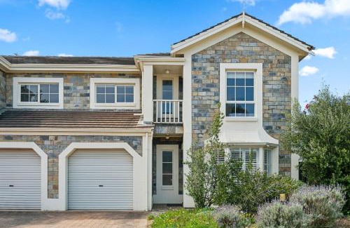 Glenelg South House | Coastal Luxury 3-Bed Townhouse 150m from Beach