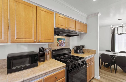 Westside Costa Mesa House | Coastal Magic Retreat