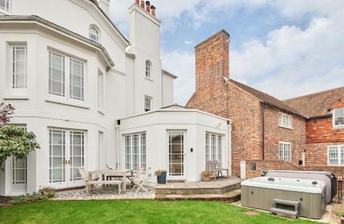 Hamble-le-Rice House | Coastal Manor Retreat