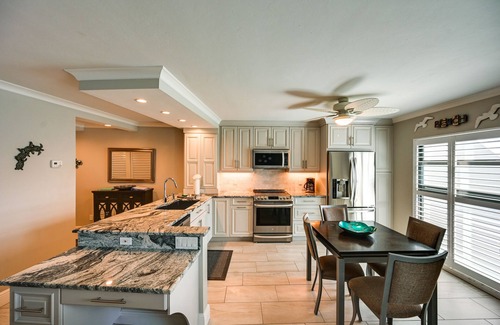 Marco Island Condo | Coastal Marco Island Condo w/Club Amenities!