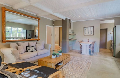Eastcliff Villa | Coastal Mellows | A piece of Italy | Near town centre