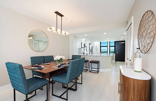 Marco Island Condo | Coastal modern beachfront condo w/sweeping views