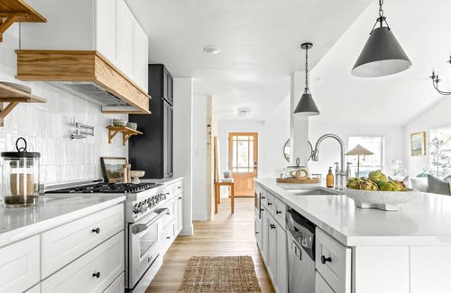 Northwest Dallas House | Coastal Modern Dream Home in Prime North Dallas, 30+ Day Stays Allowed!
