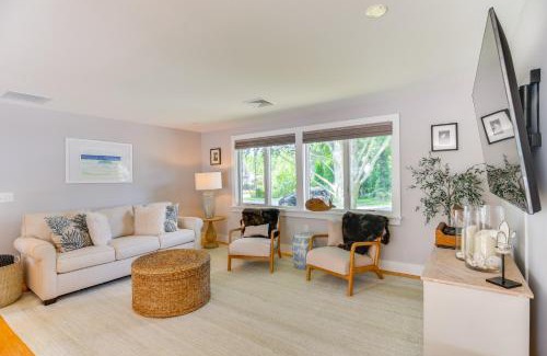 Kenyon House | Coastal-Modern Home Less Than 3 Mi to Charlestown Beach!