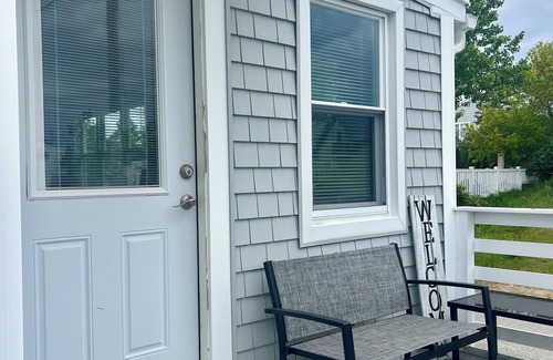 Newbury Cottage | Coastal Plum Island Cottage Steps From Beach
