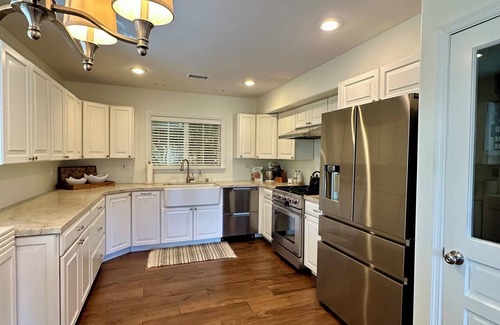 Covenant House | Coastal Ranch Home: 1.5 Private Acres just Mins to Beach