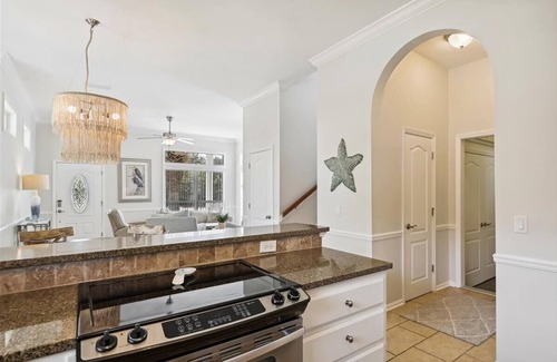 White's Gulfview House | Coastal Retreat w/Private Pool + Firepit | 3-Min Walk to Beach Access | 4 Bikes