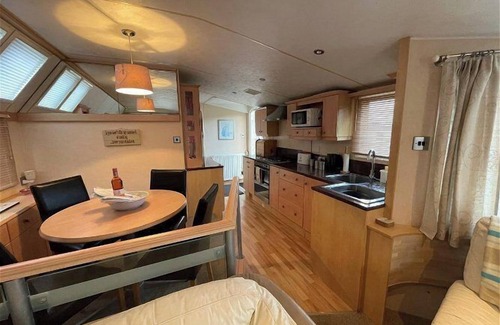 Cayton Bay Cabin | Coastal Retreat at Cayton Bay