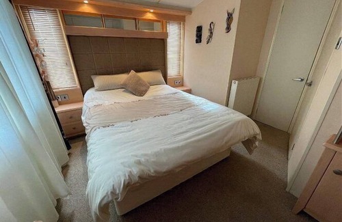 Cayton Bay Cabin | Coastal Retreat at Cayton Bay