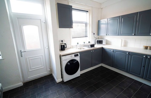 Seaham House | Coastal Retreat for Professionals - 5 mins drive to the beach.