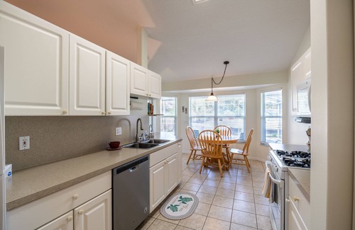 Sebastian Highlands House | 🍹🌞 Coastal Retreat! Heated Pool, Boat/RV Parking Double Lot, 3 miles to Beach!
