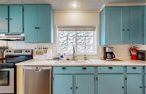 Netarts House | Coastal Retreat in Netarts – Steps from the Beach! w/Kayak, Hot Tub, WiFi